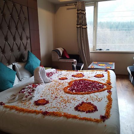Hotel Neelam Manali Near Volvo Bus Stand Manali Bagian luar foto