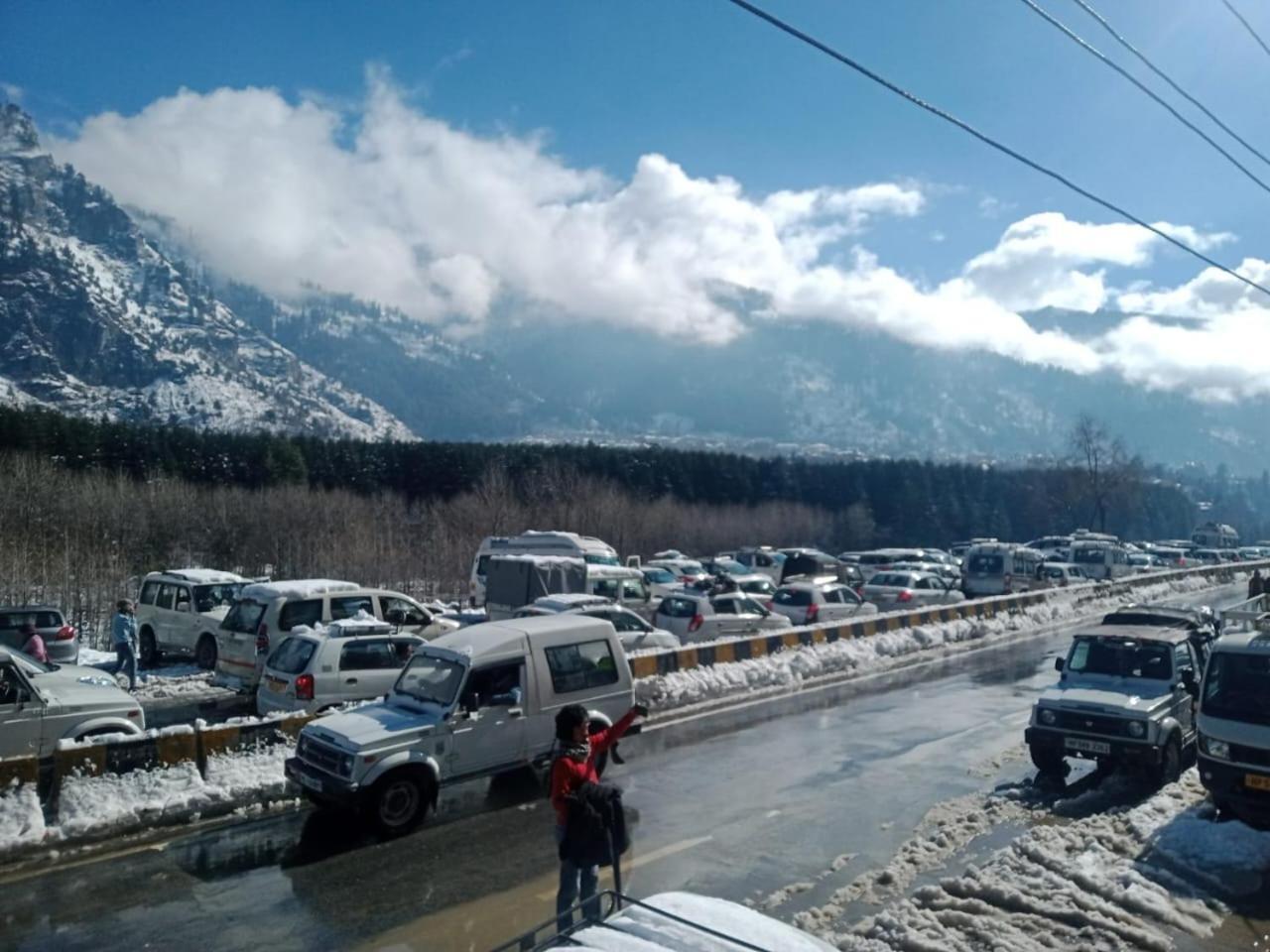 Hotel Neelam Manali Near Volvo Bus Stand Manali Bagian luar foto
